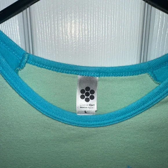 Alan Jackson’s It’s 5 o’clock Somewhere Top - Picture 2 of 3